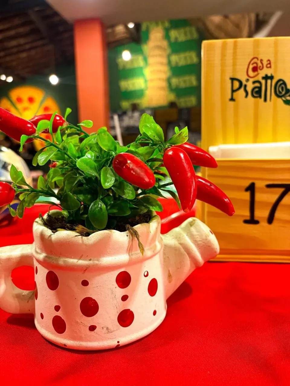 Vaso de pimenta na decoração da Casa Piatto
